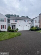 Building Photo - 202 Essex Ct