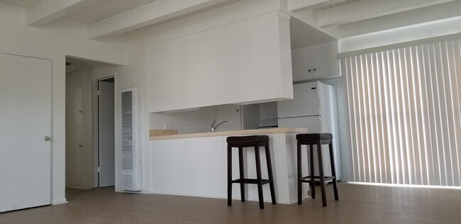 LR 1 - 520 Hermosa Ave