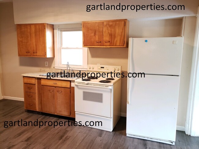 Building Photo - W146 includes appliances