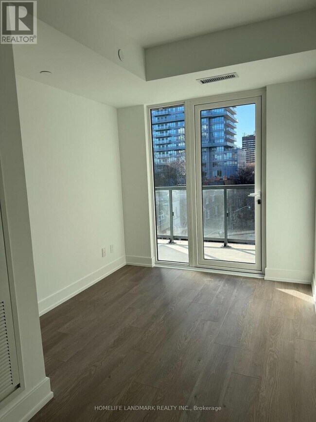 Photo du bâtiment - 308 Jarvis St