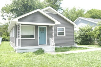 Building Photo - 828 Stockell St