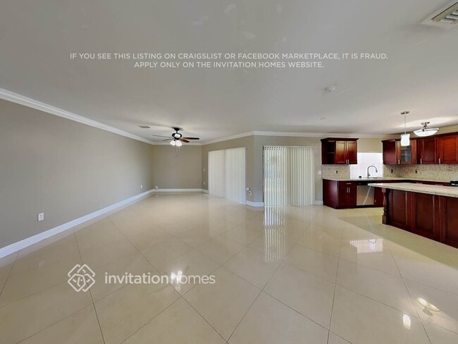 Foto del edificio - 562 SW 168th Way