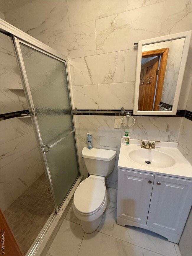 Foto del edificio - 51-12 Van Horn St