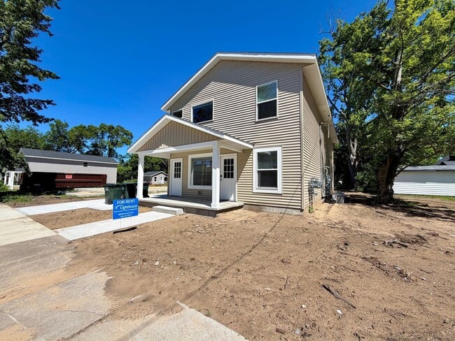 Building Photo - 310 Allen Ave