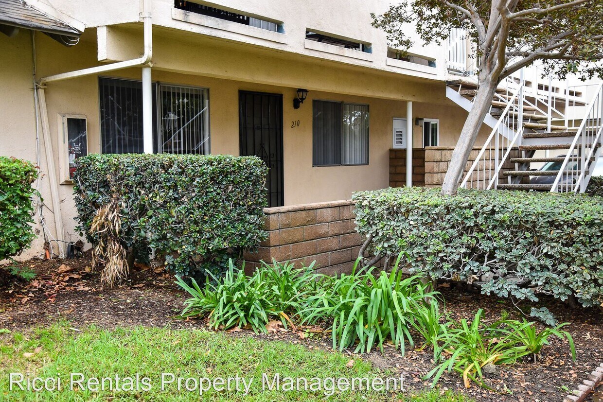 2 br, 2 bath House 210 East Palmdale Ave... House Rental in Orange