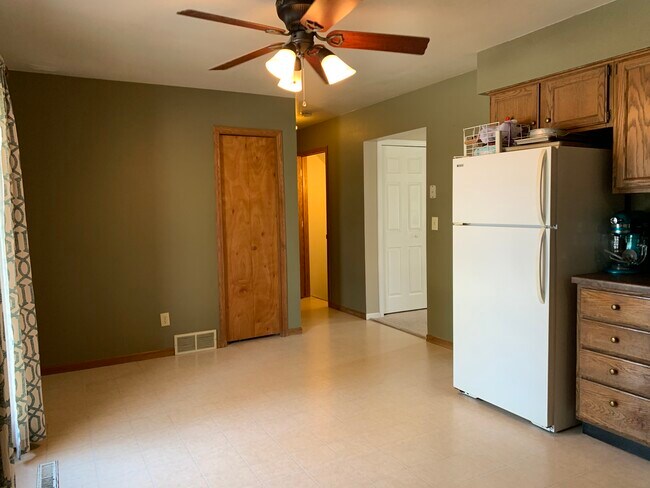 Building Photo - 6916 Old Sauk Rd