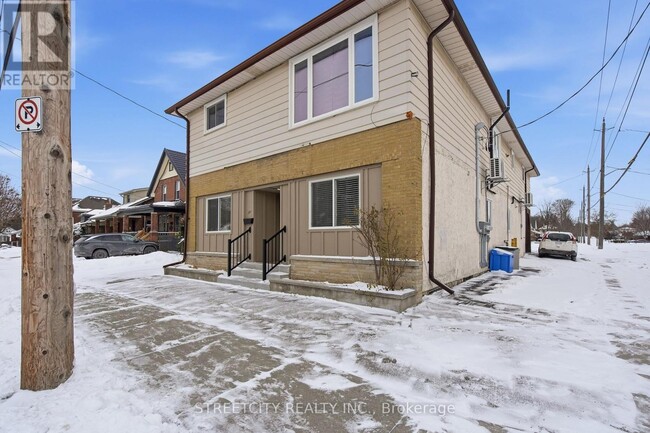 Building Photo - 346 Ashland Ave