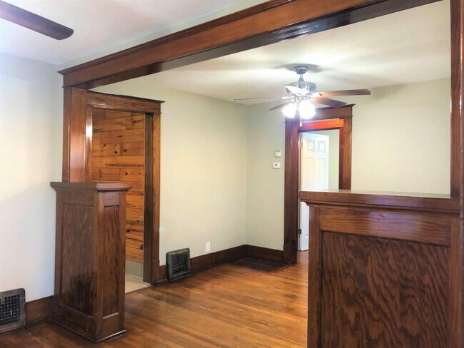 Building Photo - 2518 S 46th Avenue