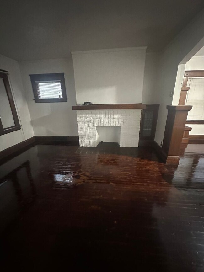 Foto del edificio - NO DEPOSIT East Cleveland Downstairs