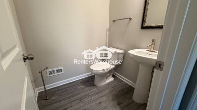 Foto del edificio - 328 Commons Ave