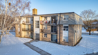 Building Photo - 480 Dolph Street N