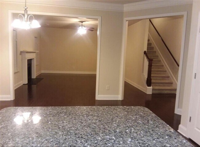 Building Photo - 99 Gloster Park Ct