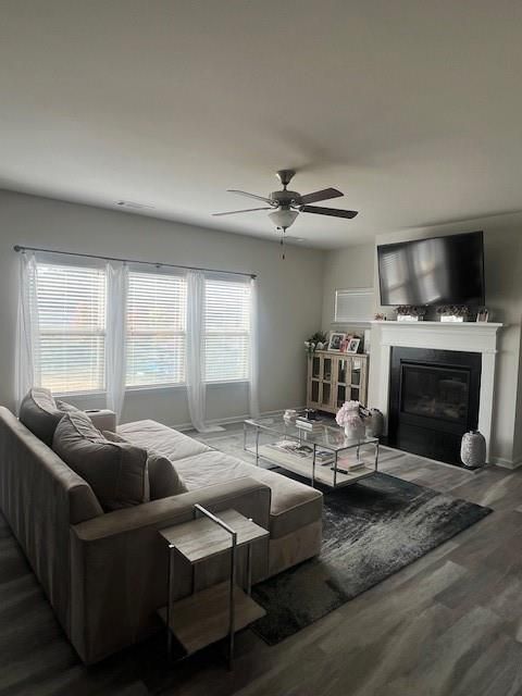 Foto del edificio - 1905 Azure Grove Ct