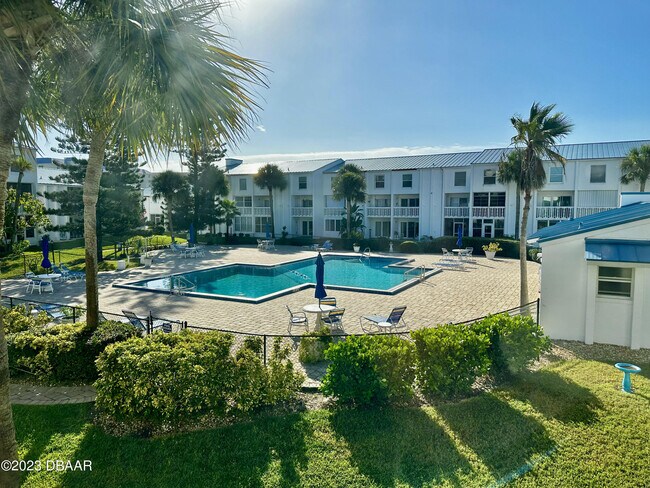 Foto del edificio - 4590 S Atlantic Ave
