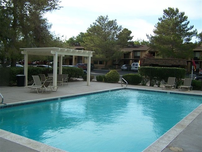 Building Photo - 891 Del Sol Dr