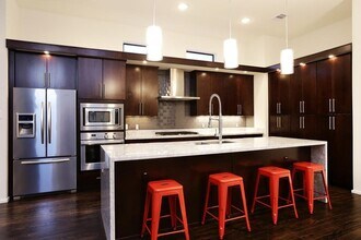 Building Photo - 5210 Rose St