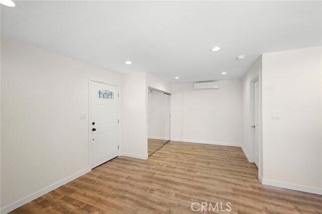 Foto del edificio - 8240 Ellenbogen St