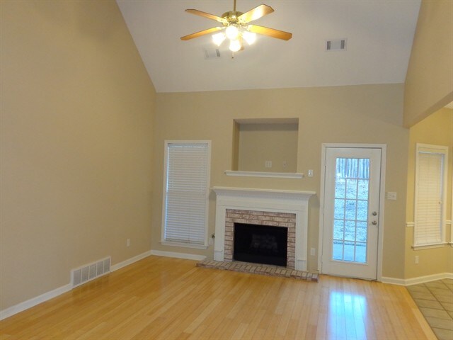 Building Photo - 10162 Lynham Dr