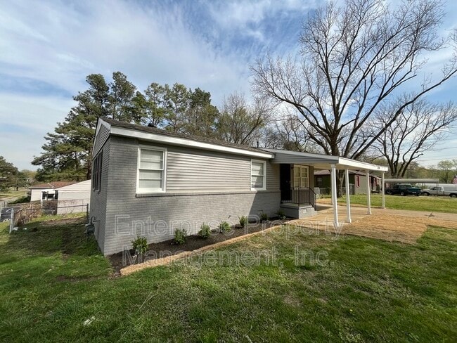 Photo - 3736 Debby Dr House