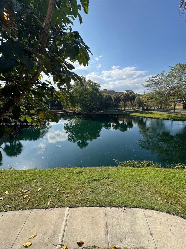 Building Photo - 9999 Summerbreeze Dr