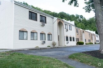 Building Photo - 33 Scarborough Ln