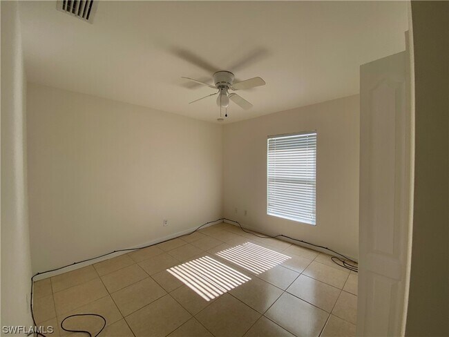 Foto del edificio - 4121 NE 10th Ave