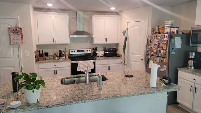 Foto del edificio - Located in Creedmore Hills a 4BR/2.5BA hom...