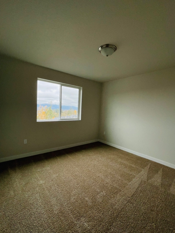 Building Photo - 3472 Deerfern Rd