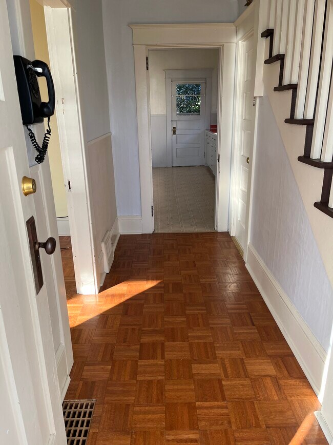 Entrance - 657 Florence Ave