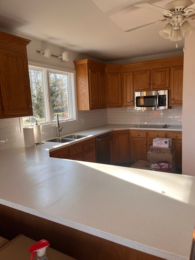 Foto del edificio - 839 Grassy Hill Rd