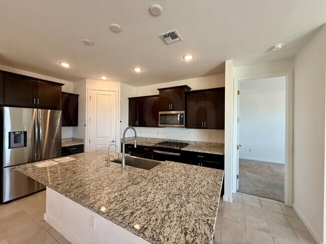 Building Photo - 20740 N Oasis Ln