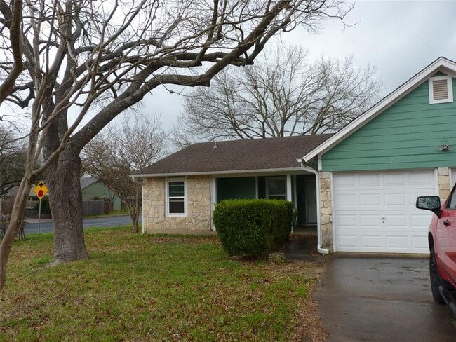Building Photo - 2701 Firecrest Dr