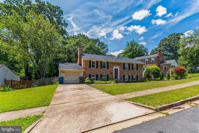 Building Photo - 8615 Regor Ln