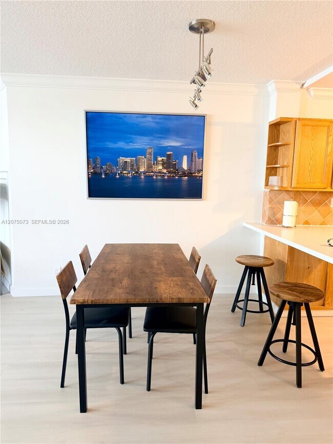 Foto del edificio - 3725 S Ocean Dr