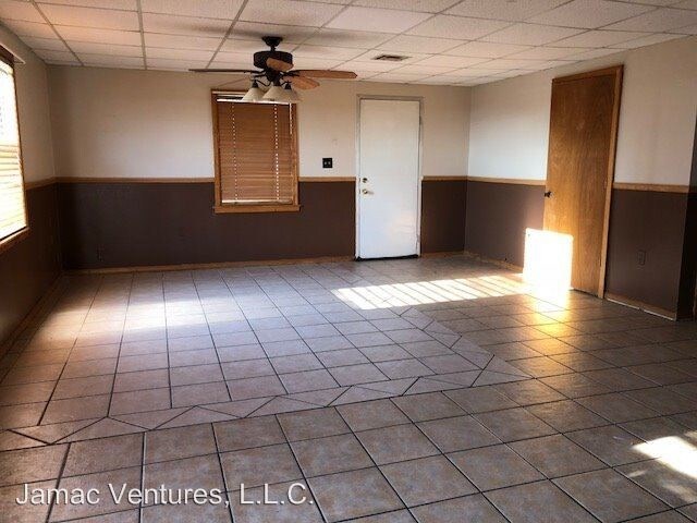 Building Photo - 3 br, 2 bath House - 4217 W 3rd