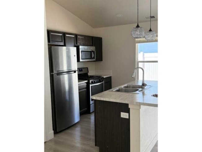 Building Photo - Stunning Rancher Built in 2021!!