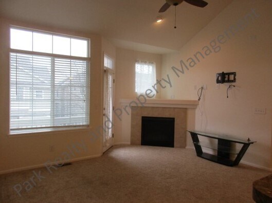 Foto del edificio - 1244 Carlyle Park Cir