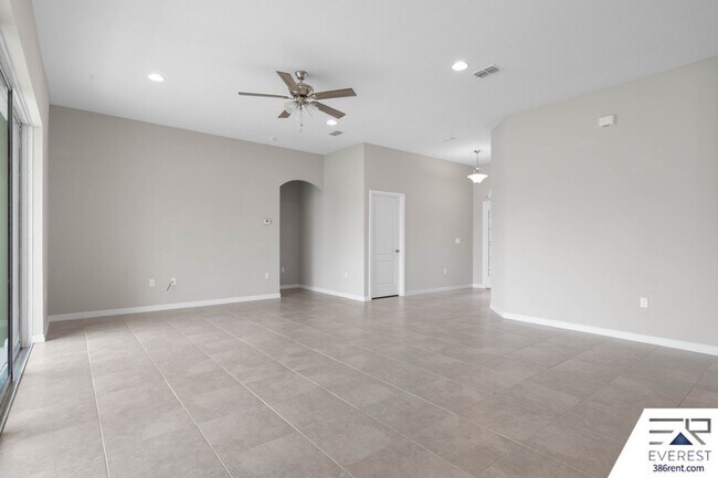 Foto del edificio - 12 Lysander Ln