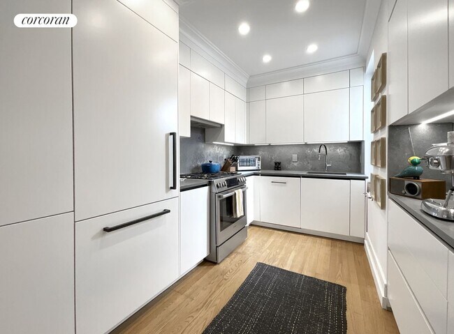 Foto del edificio - 24-39-39 38th St