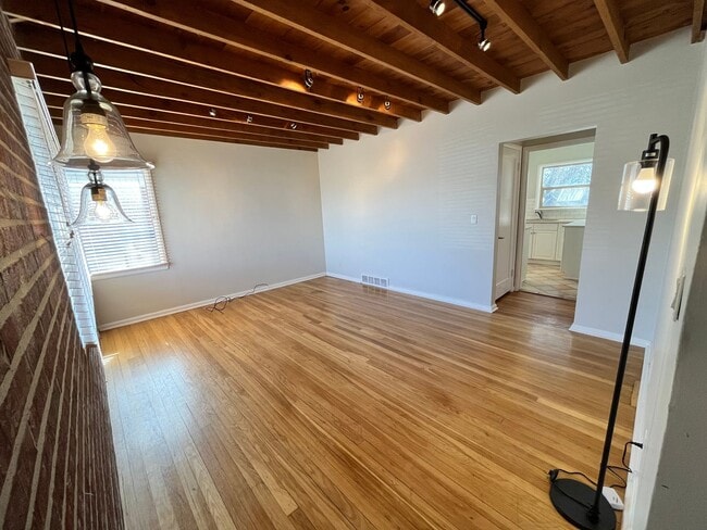 Foto del edificio - Charming 4 Bedroom 2 Bath Home in Sugarhouse!