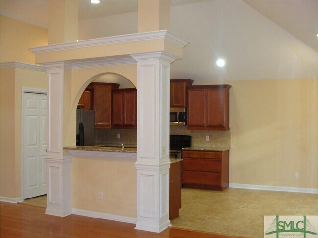 Building Photo - 11 Grove Ct