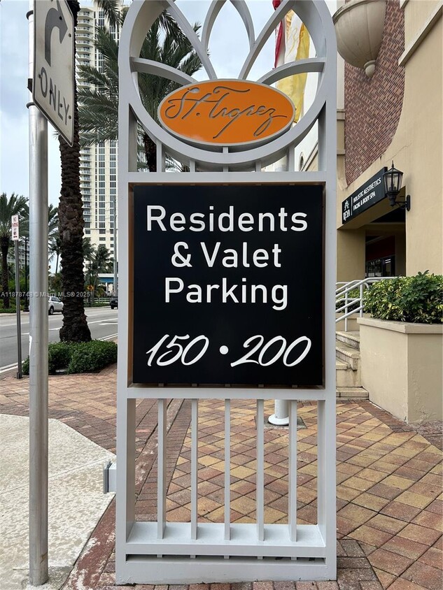 Foto principal - 150 Sunny Isles Blvd