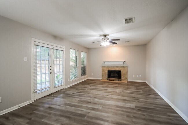 Foto del edificio - 20914 Lake Park Trail