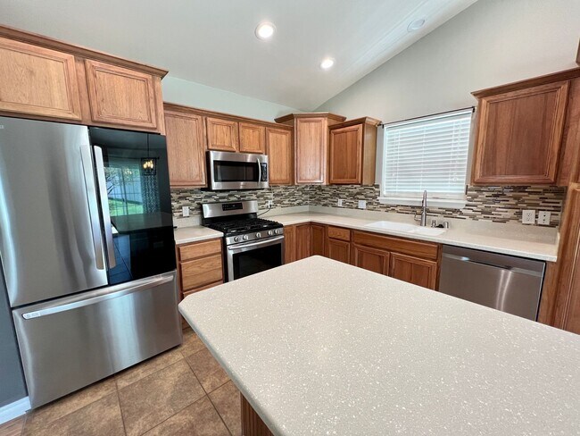 Foto del edificio - 5 bedroom 3 bath home in Copper Ridge