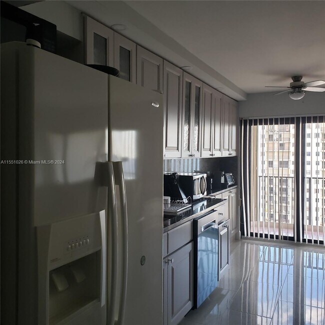 Building Photo - 1201 S Ocean Dr