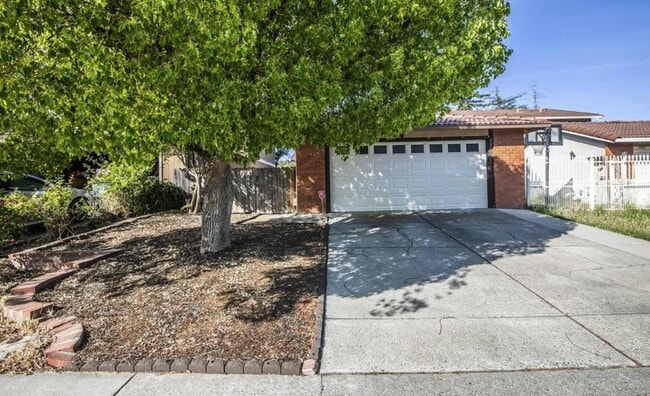 Building Photo - 2728 Almondwood Way