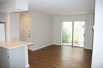 Building Photo - 2750 Holly Hall St
