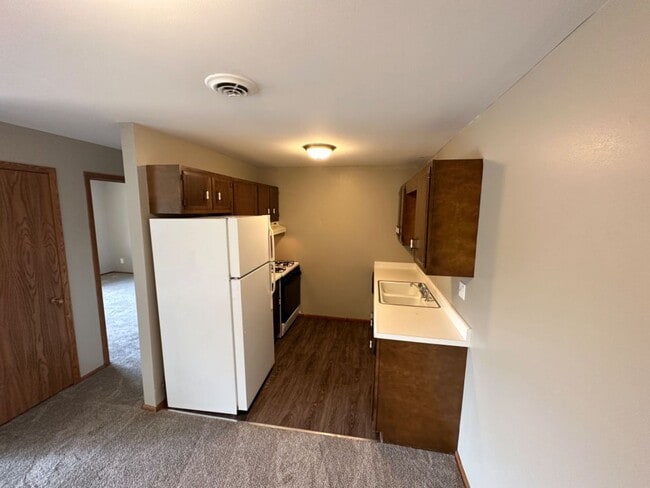 Building Photo - 6868-6870 Kathleen Court