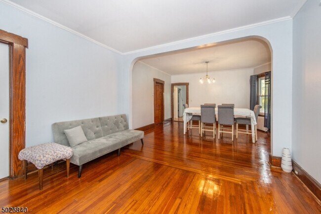 Foto del edificio - 163 Brown Ave