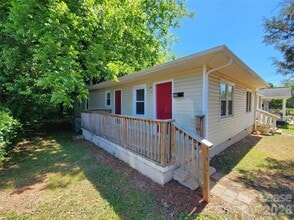 Building Photo - 2036 Renner St